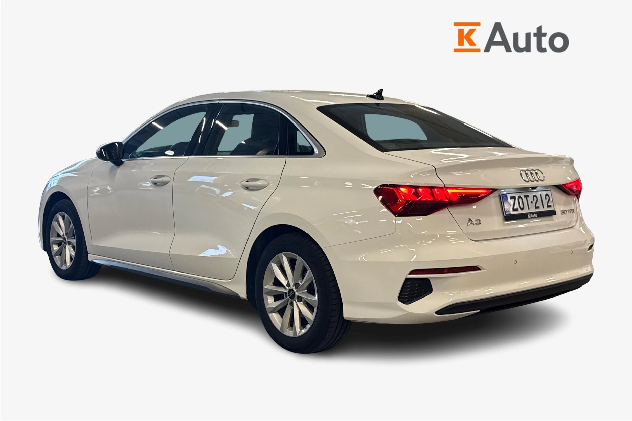 valkoinen Audi A3 2023 kuva 2.