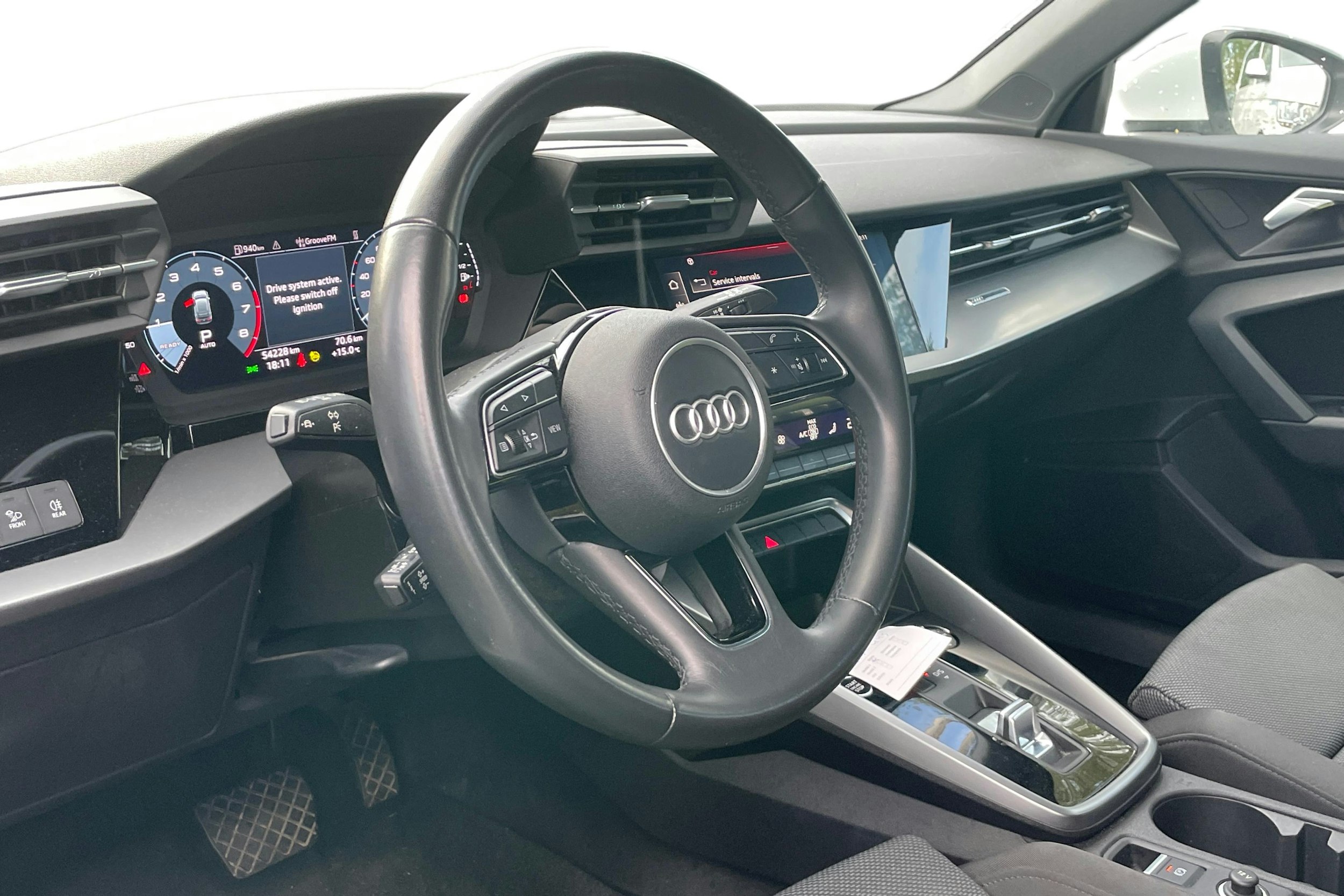 valkoinen Audi A3 2023 kuva 3.