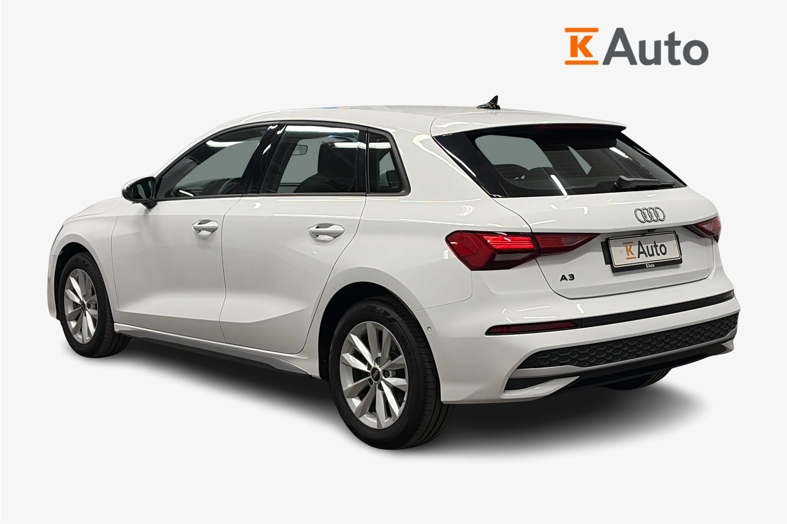 valkoinen Audi A3 2025 kuva 2.