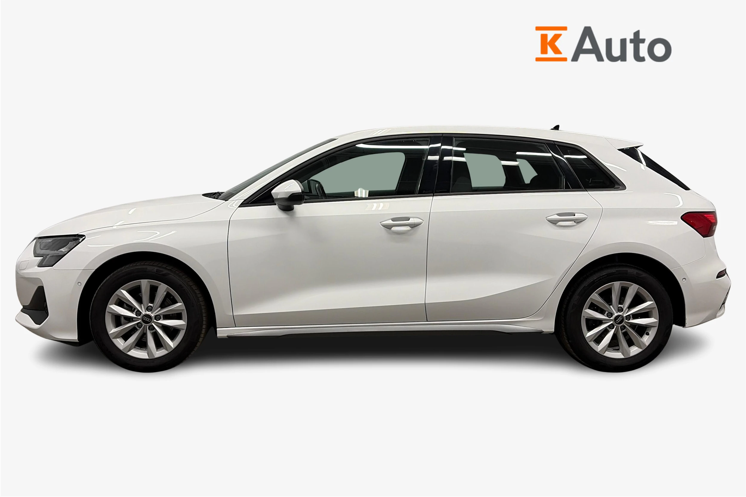 valkoinen Audi A3 2025 kuva 5.