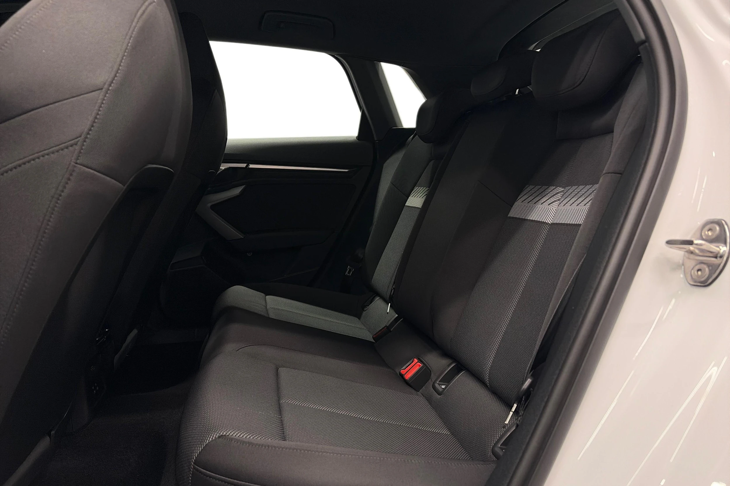 valkoinen Audi A3 2025 kuva 8.