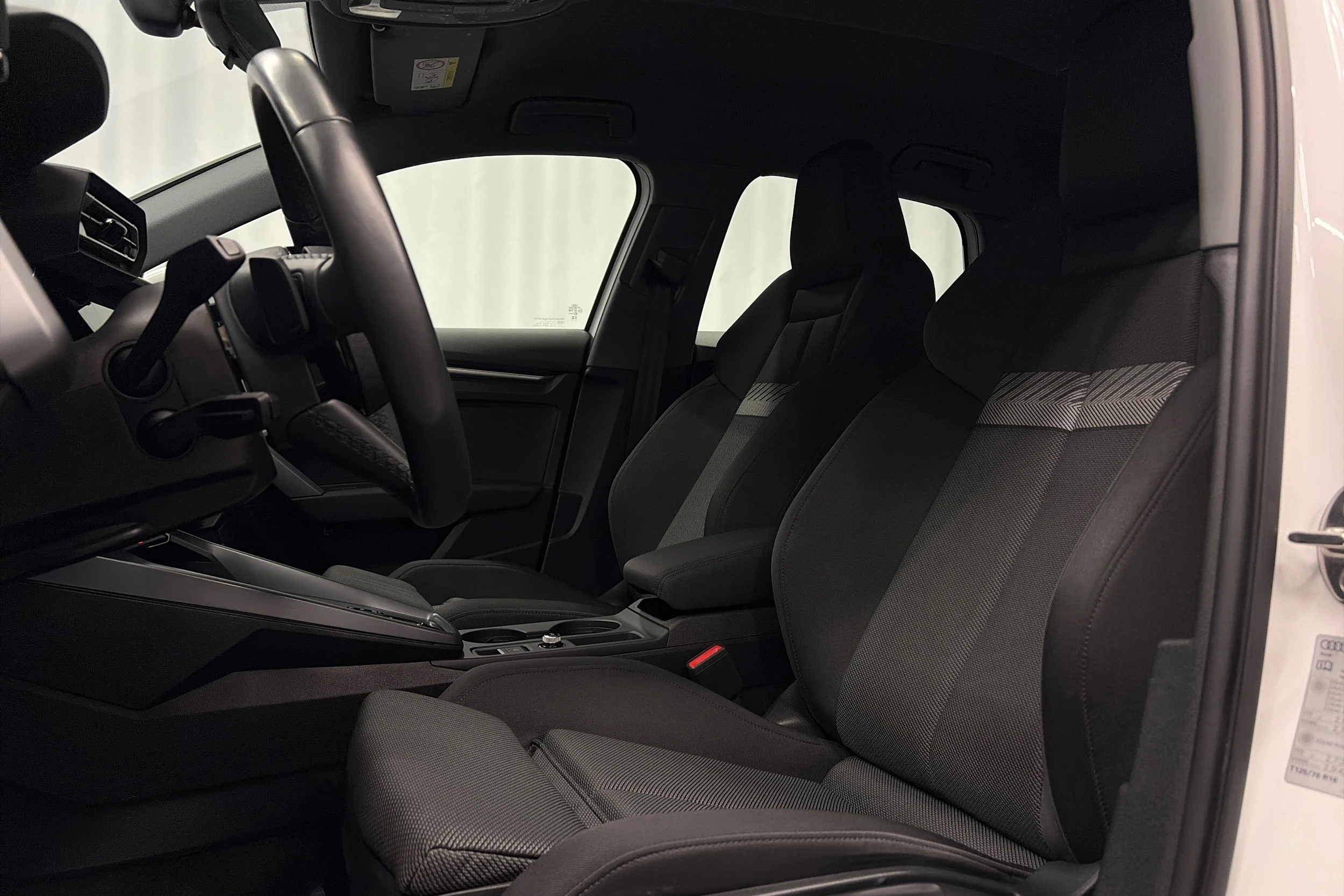 valkoinen Audi A3 2025 kuva 12.