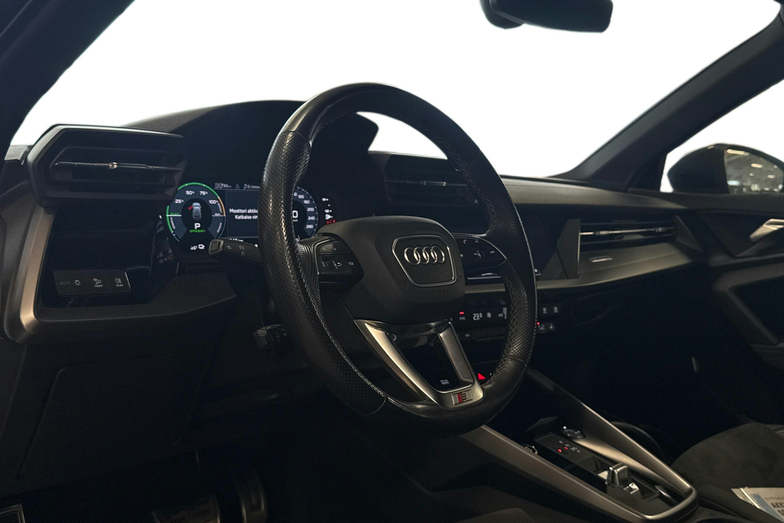 musta Audi A3 2024 kuva 3.