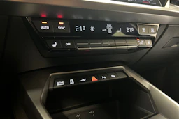 musta Audi A3 2024 kuva 31.