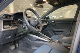 sininen Audi A3 2024 kuva 3.