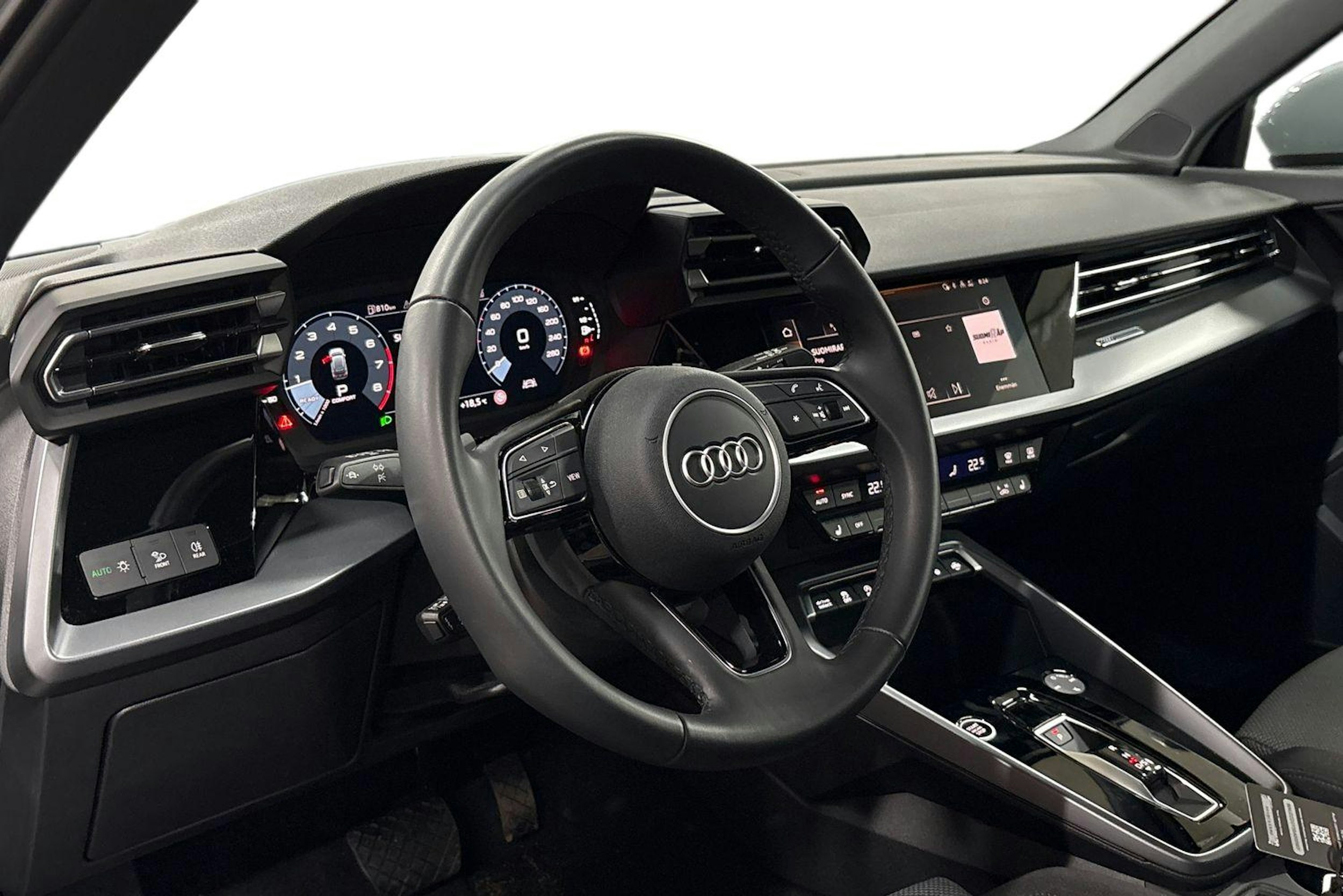 Harmaa Audi A3 2024 kuva 7.