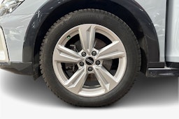 Harmaa Audi A3 2024 kuva 11.