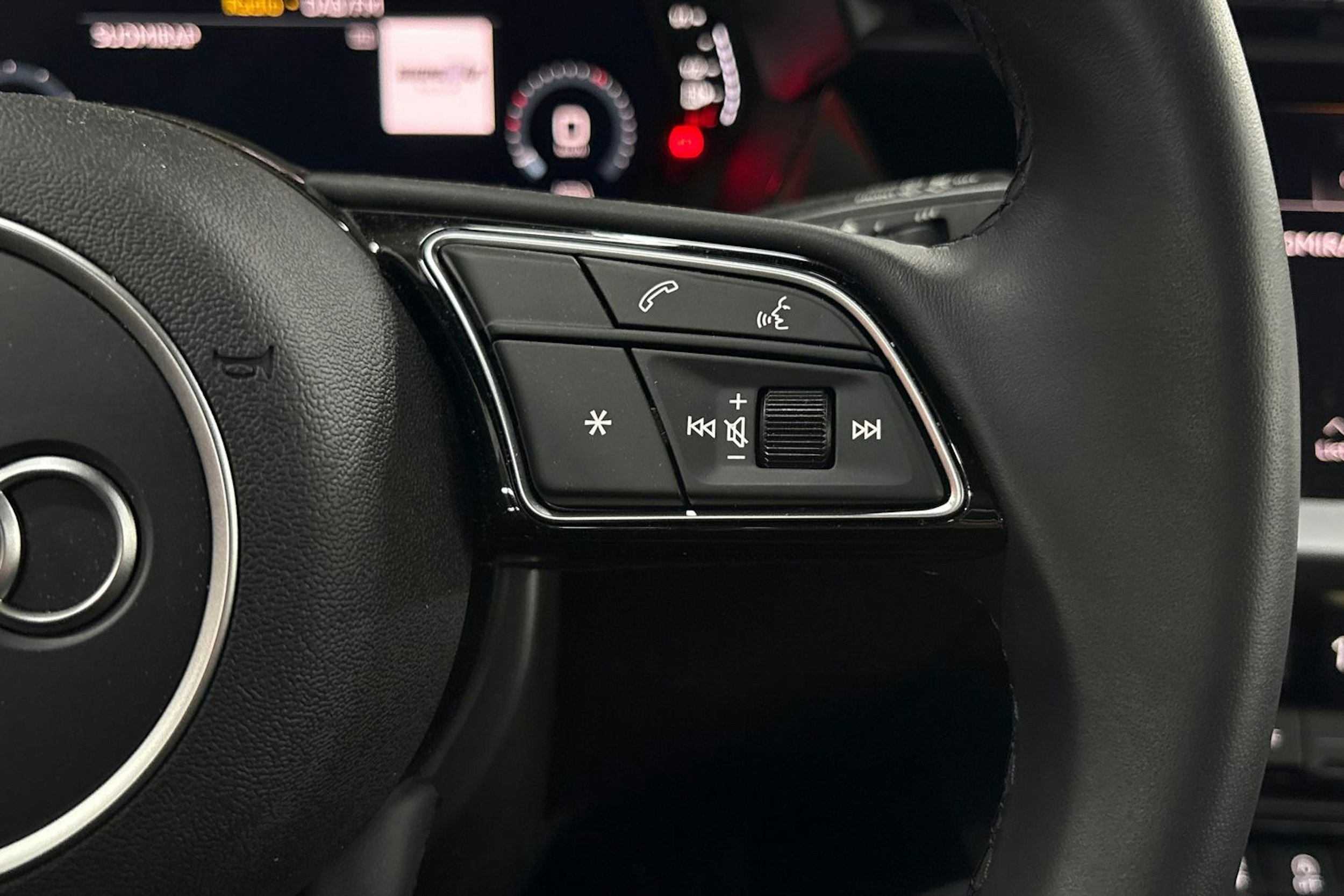 Harmaa Audi A3 2024 kuva 16.