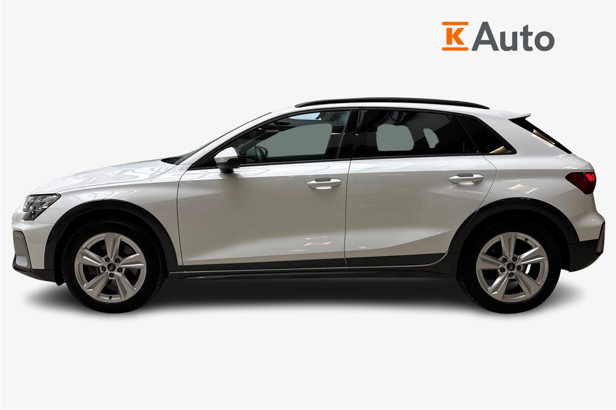 Valkoinen Audi A3 2024 kuva 7.