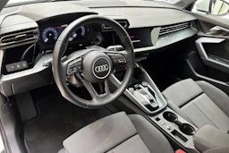 Valkoinen Audi A3 2024 kuva 8.