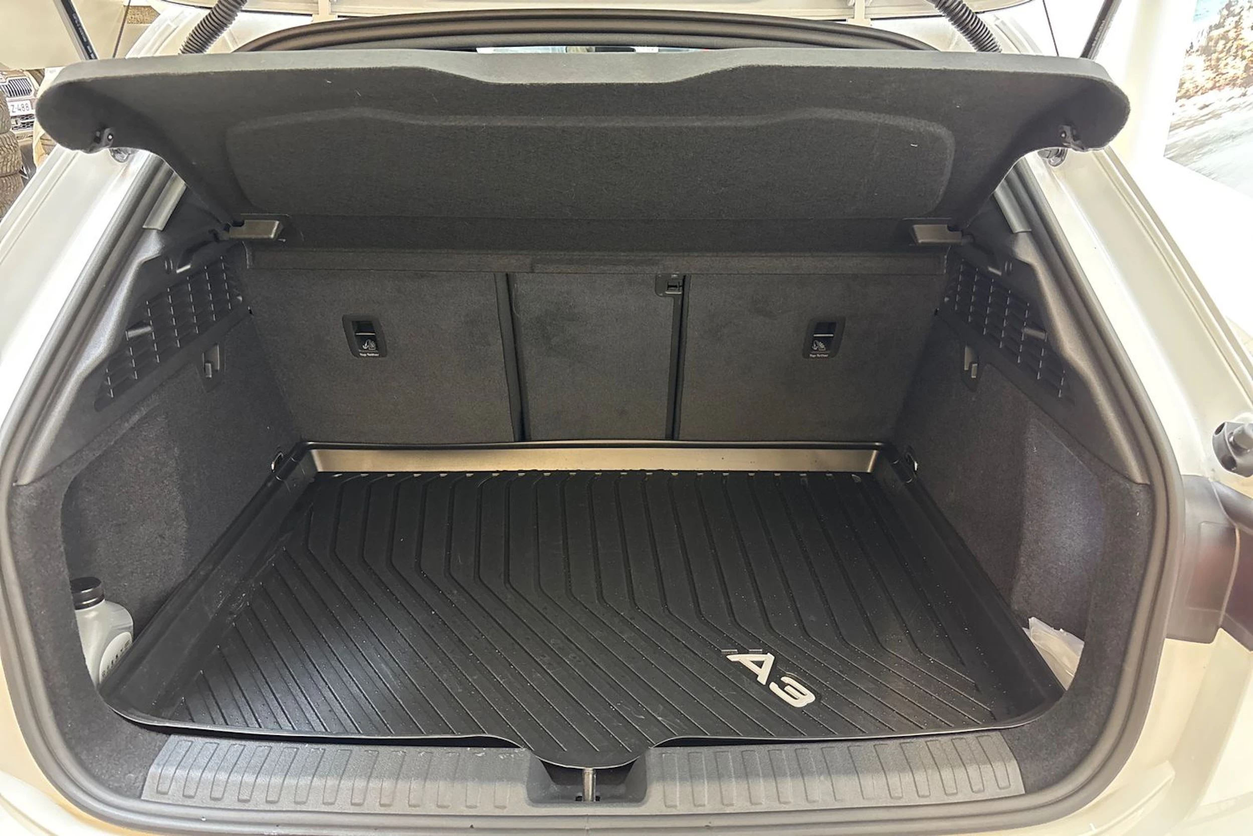 Valkoinen Audi A3 2024 kuva 15.