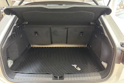 Valkoinen Audi A3 2024 kuva 15.