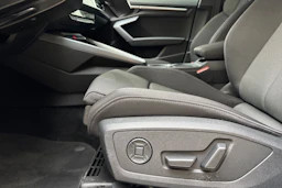 Valkoinen Audi A3 2024 kuva 18.