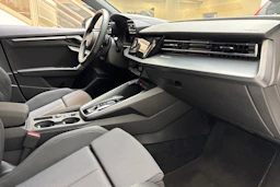 Valkoinen Audi A3 2024 kuva 26.