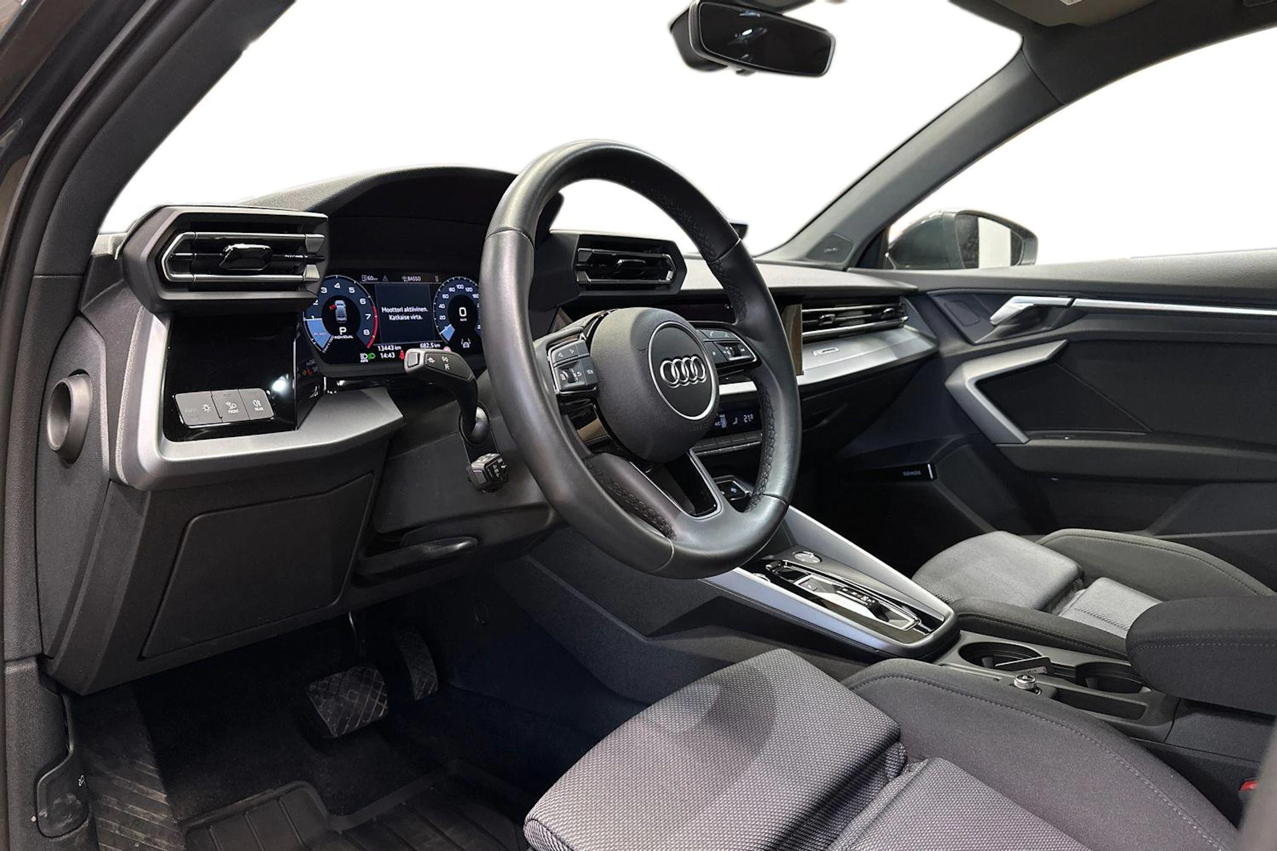 harmaa Audi A3 2025 kuva 8.