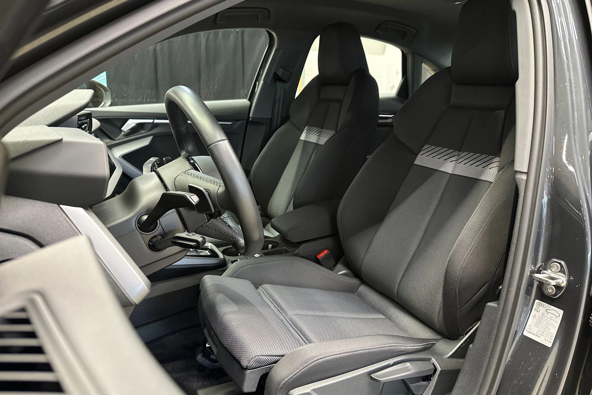 harmaa Audi A3 2025 kuva 16.