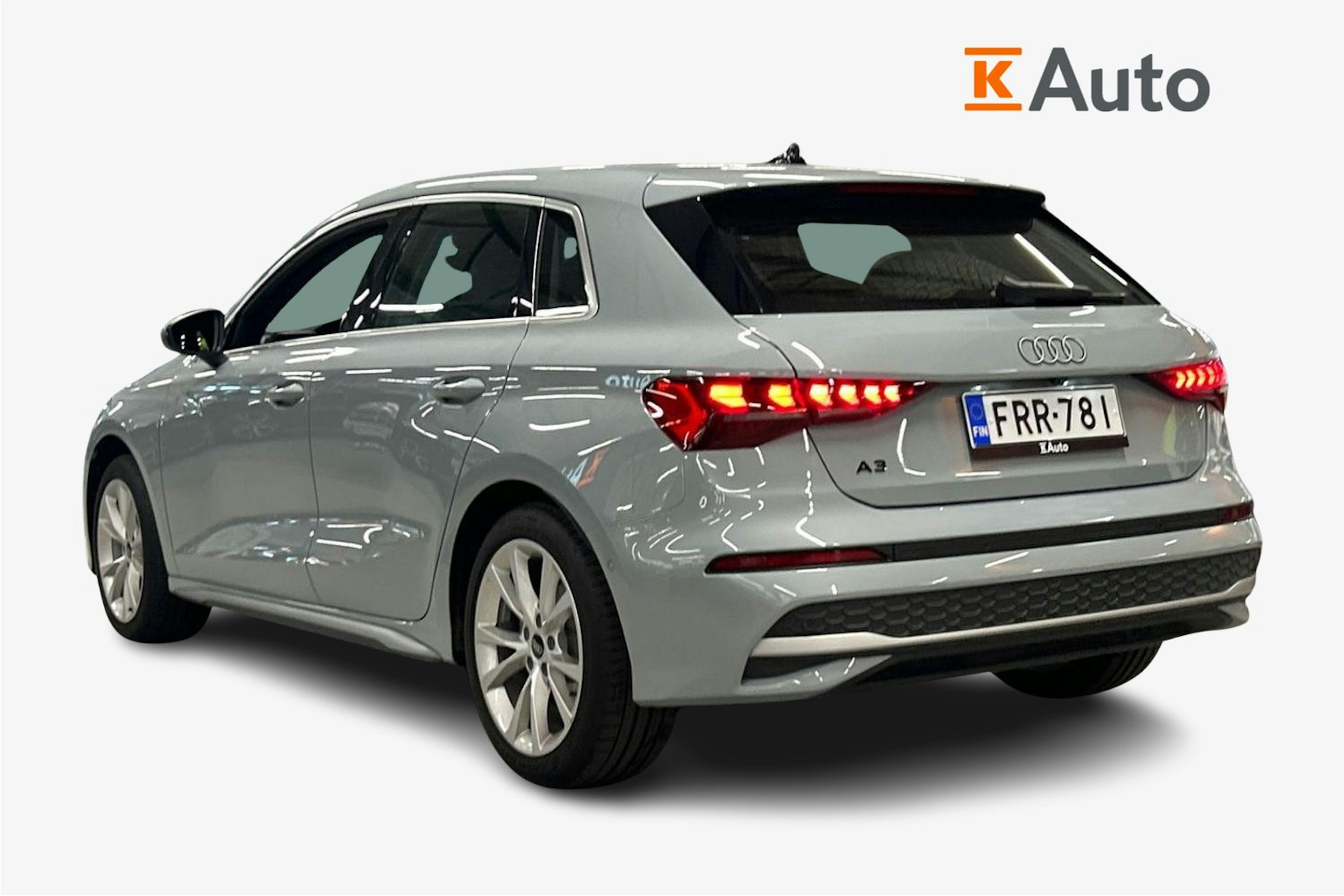 harmaa Audi A3 2024 kuva 2.