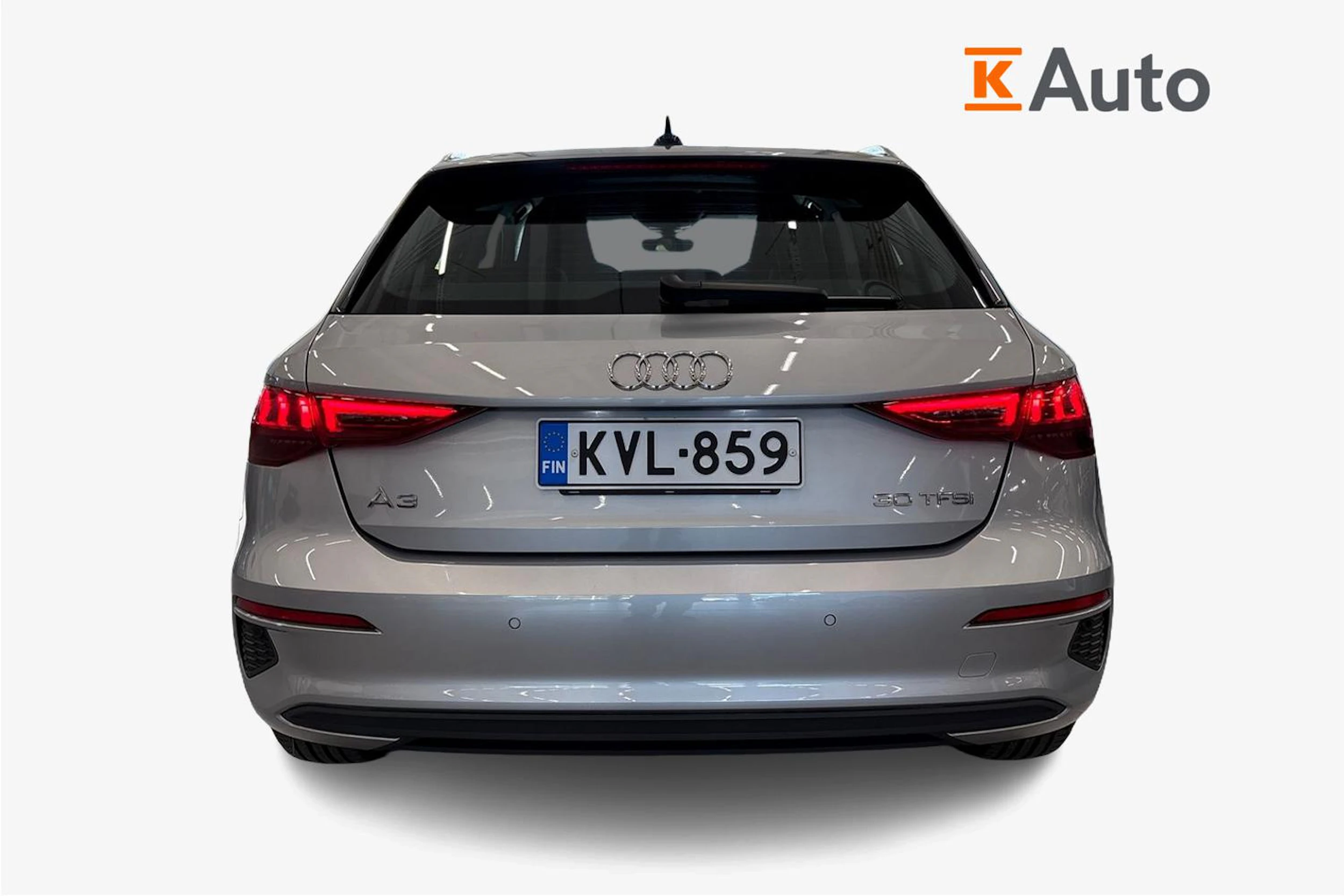 harmaa Audi A3 2024 kuva 3.