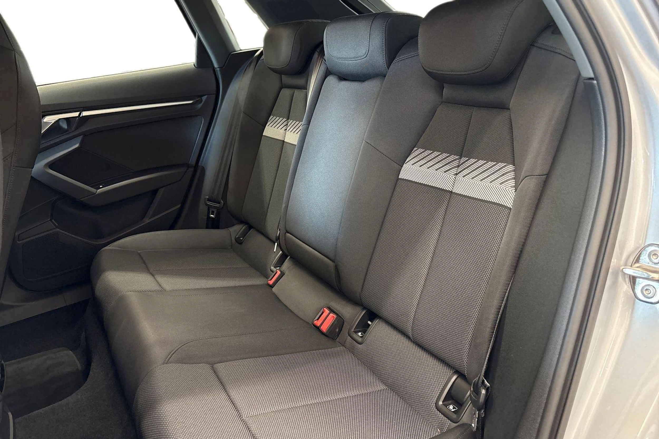 harmaa Audi A3 2024 kuva 8.