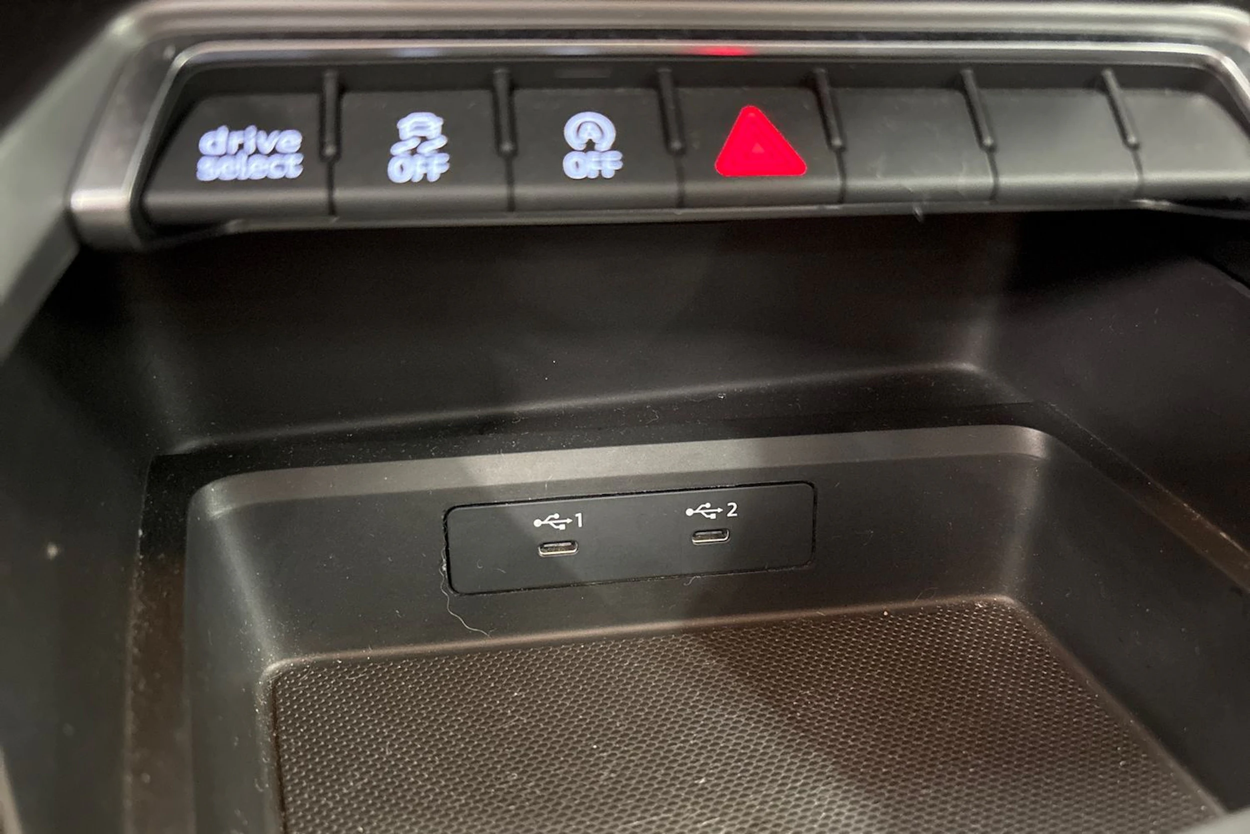 harmaa Audi A3 2024 kuva 12.