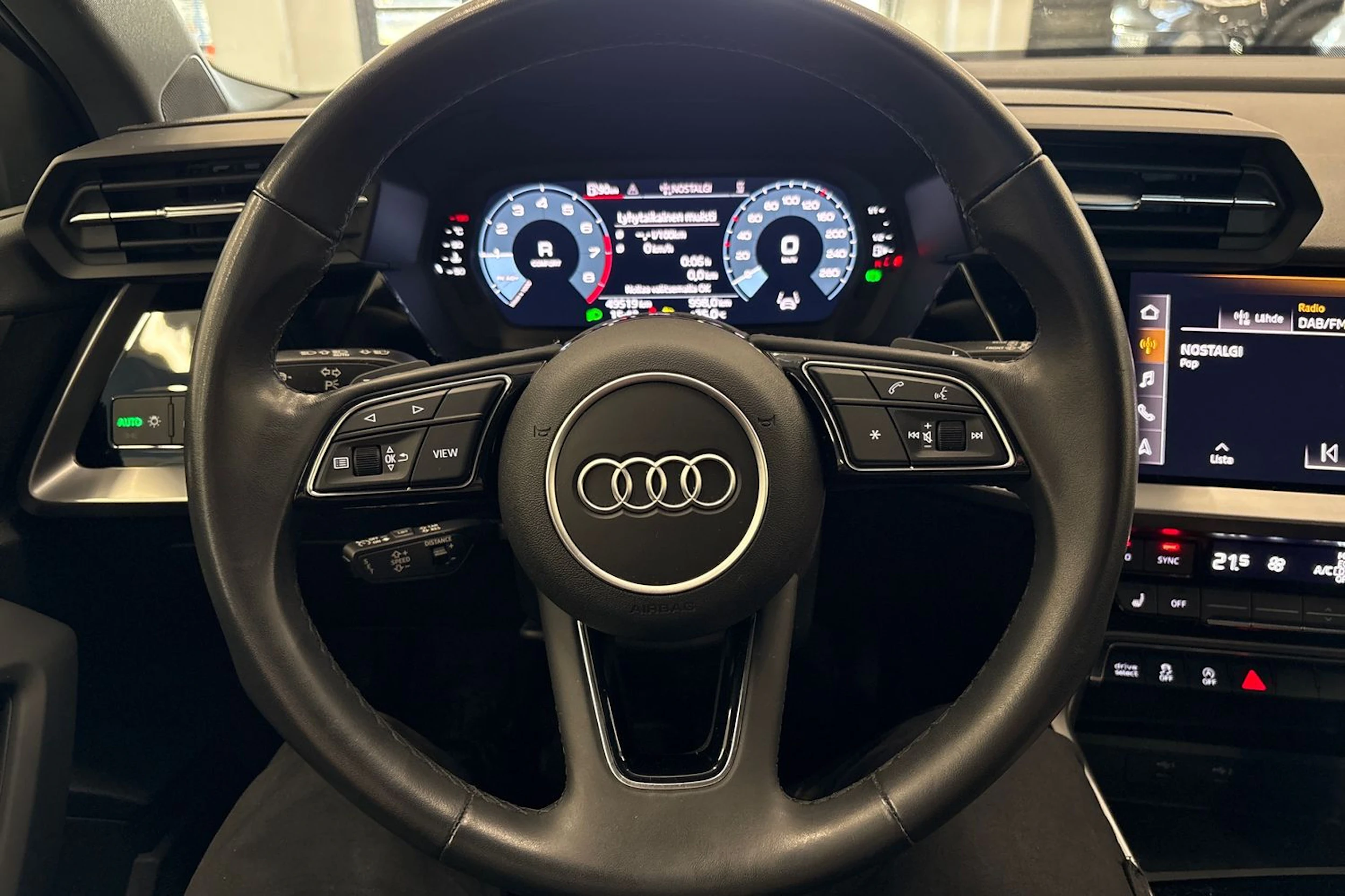 harmaa Audi A3 2024 kuva 16.