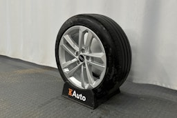 punainen Audi A3 2024 kuva 13.