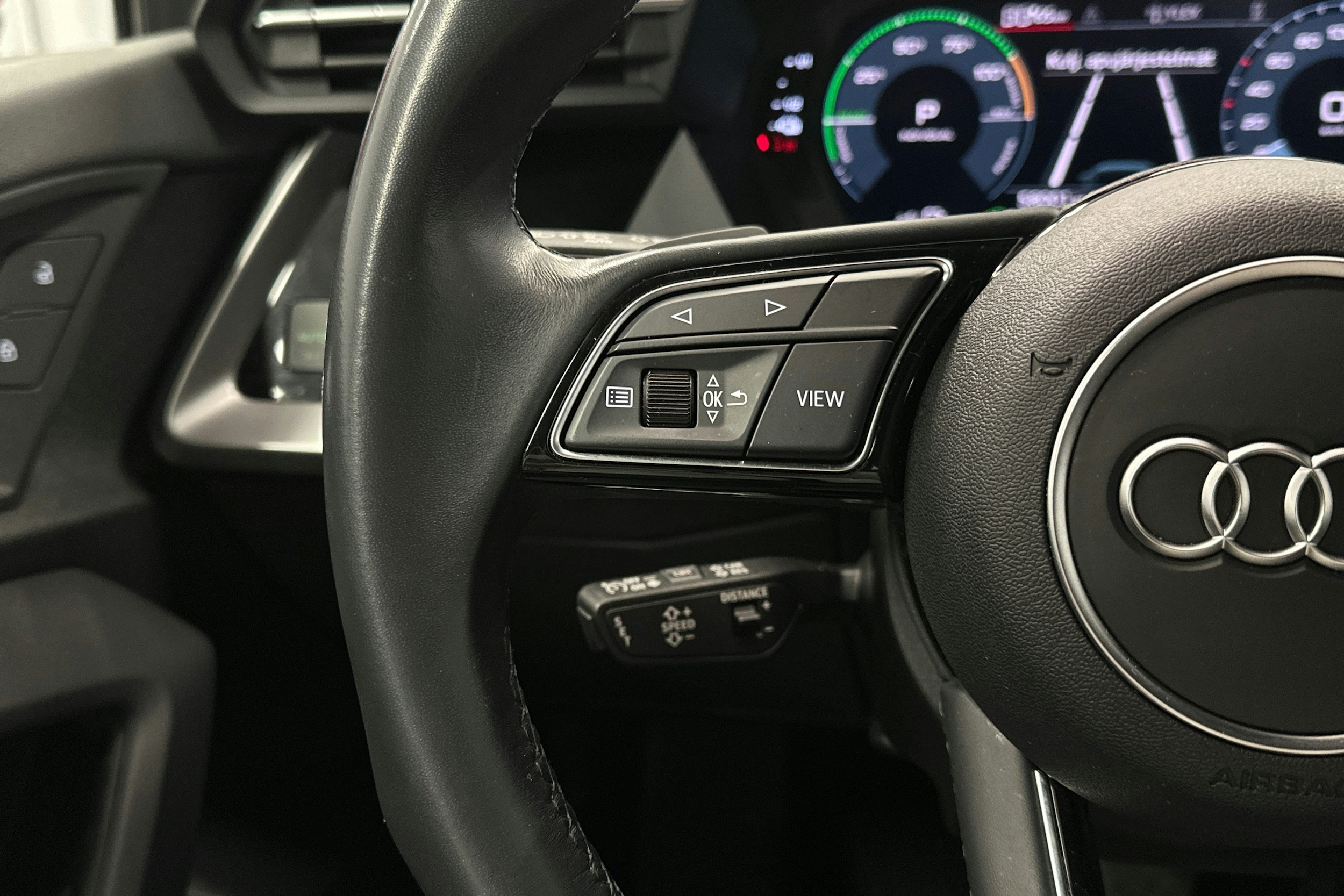 punainen Audi A3 2024 kuva 19.