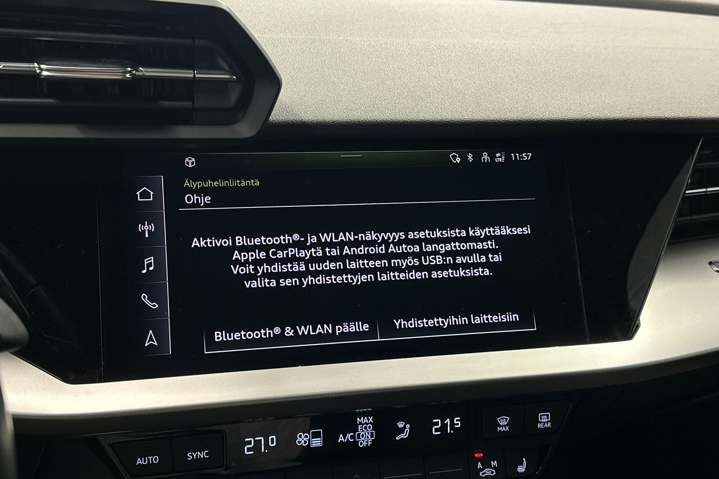 punainen Audi A3 2024 kuva 23.