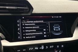 punainen Audi A3 2024 kuva 24.