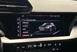 punainen Audi A3 2024 kuva 26.