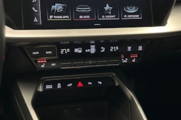 punainen Audi A3 2024 kuva 30.