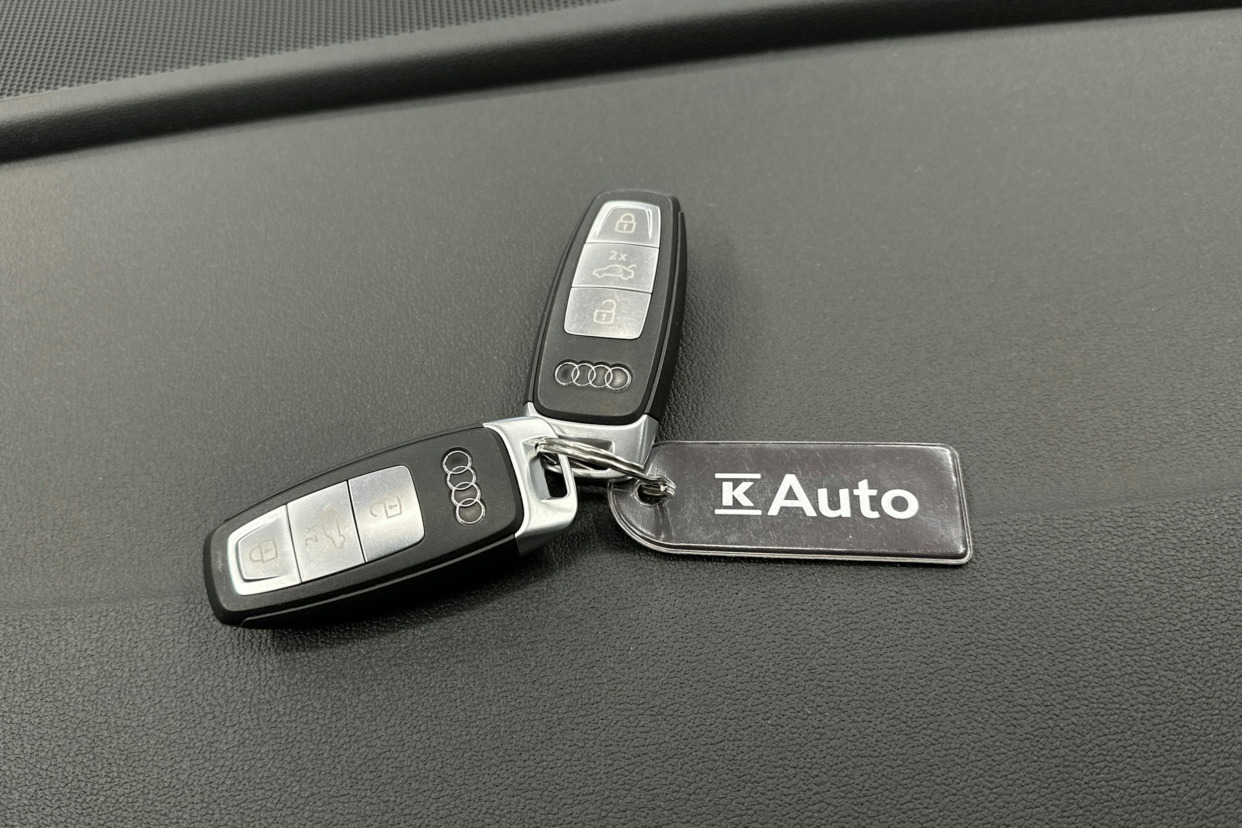 punainen Audi A3 2024 kuva 33.