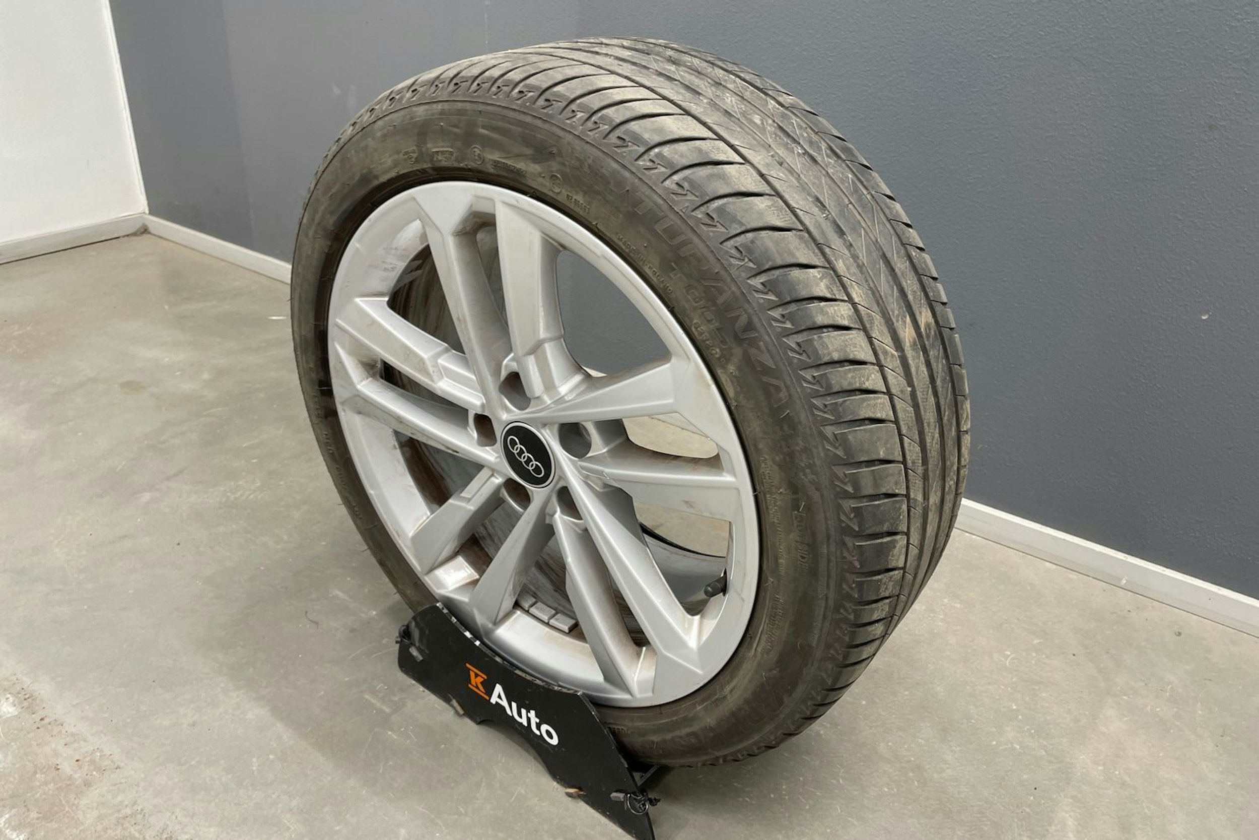 Valkoinen Audi A3 2024 kuva 14.