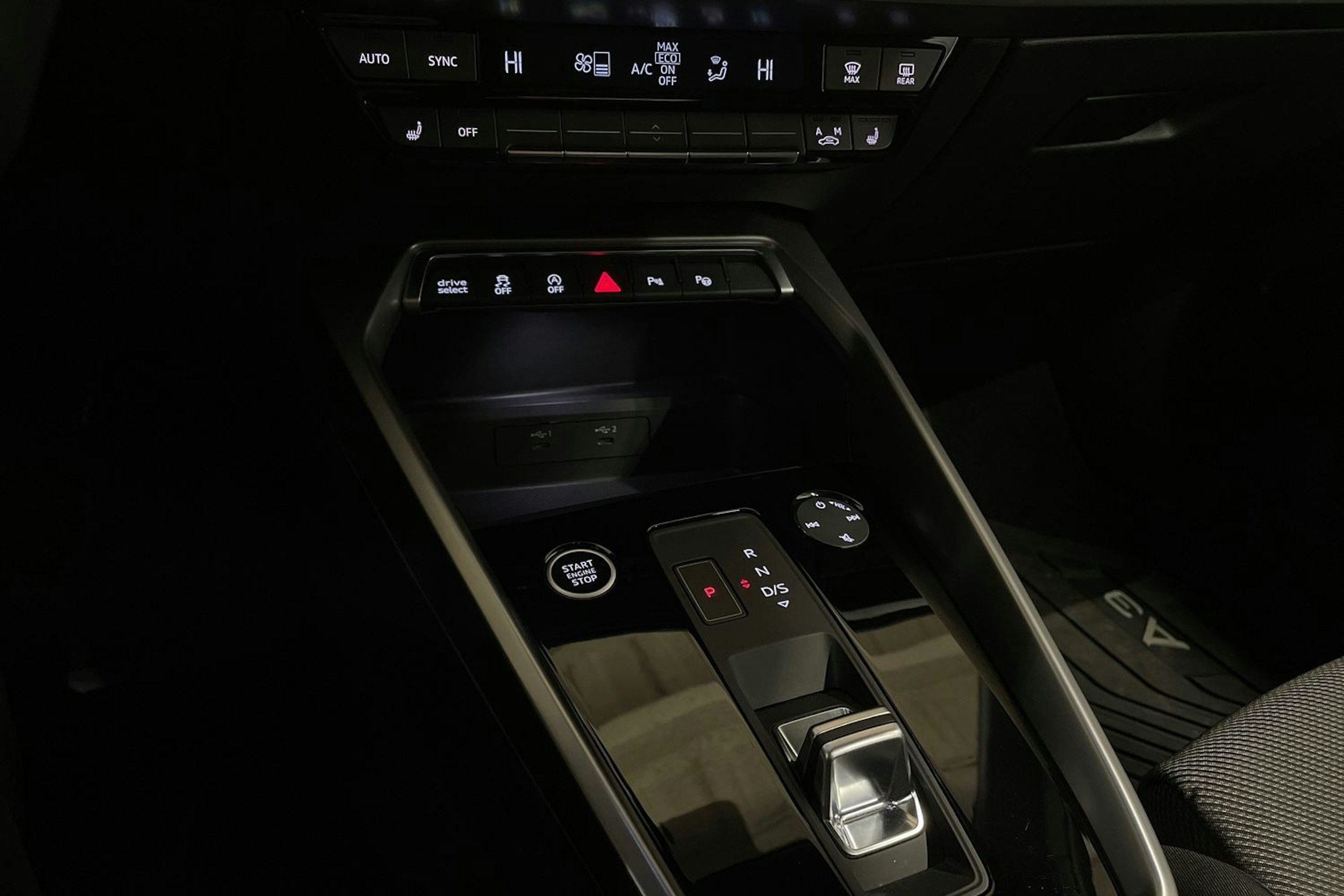 Valkoinen Audi A3 2024 kuva 23.