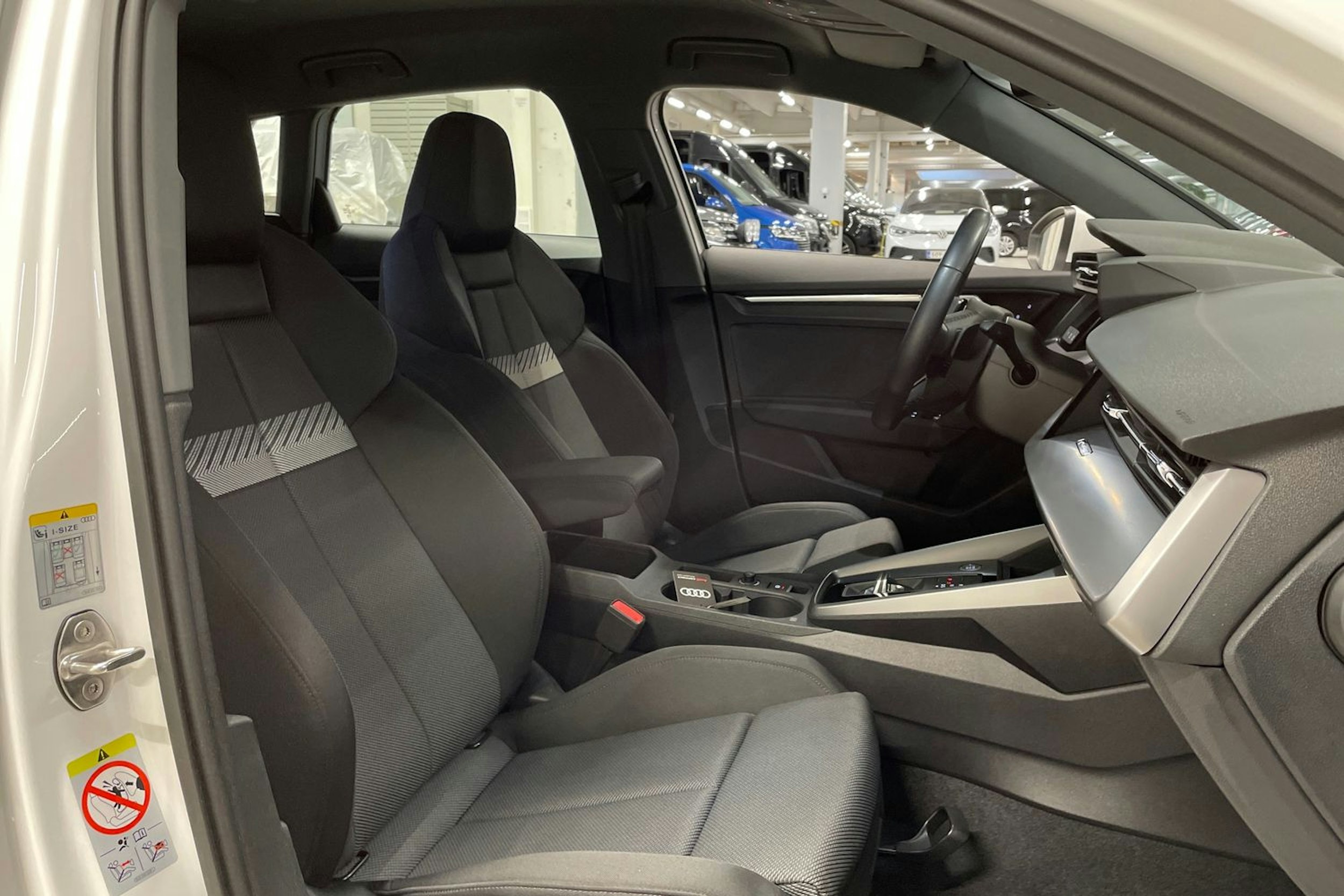 Valkoinen Audi A3 2024 kuva 29.