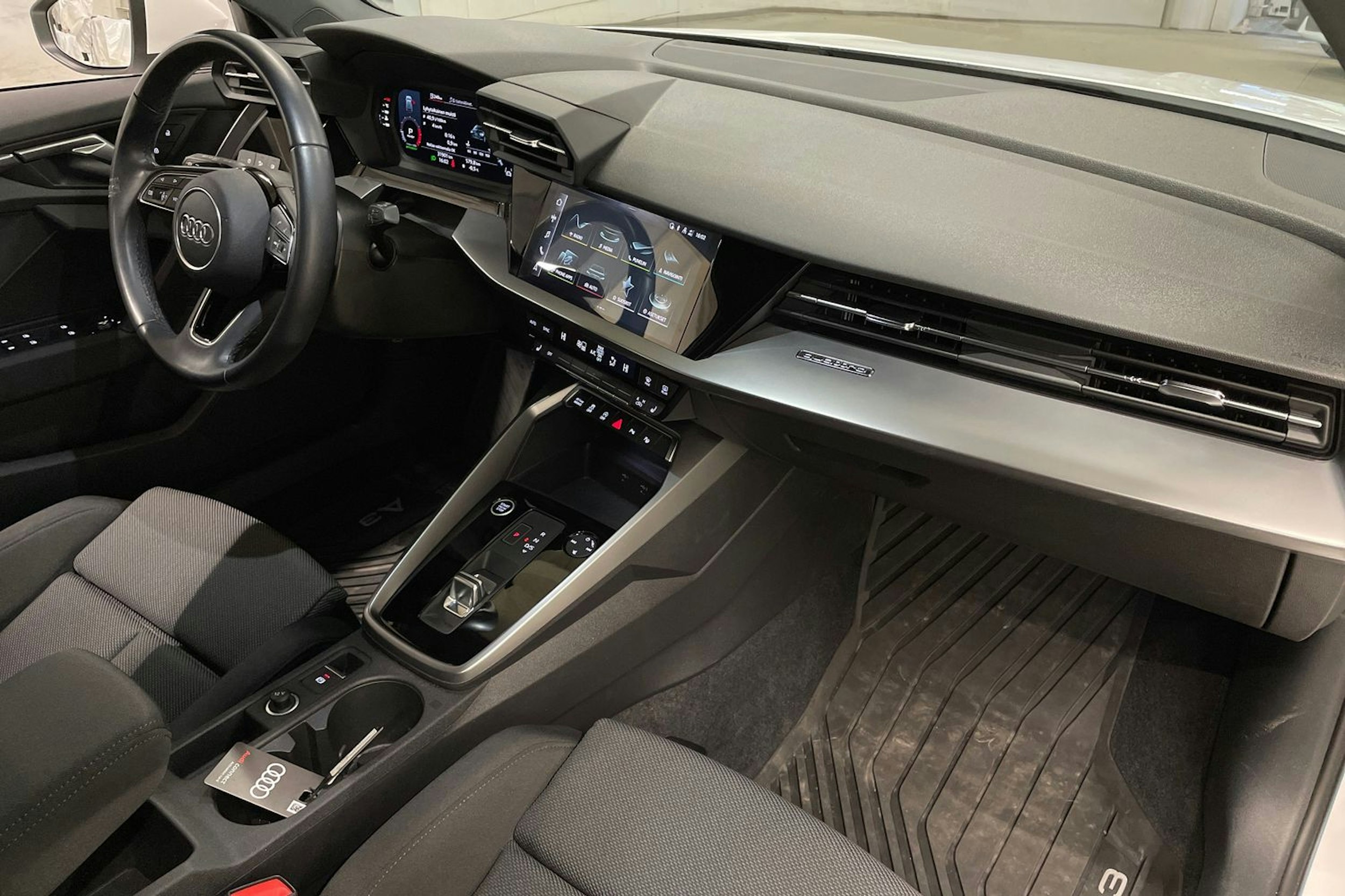 Valkoinen Audi A3 2024 kuva 30.