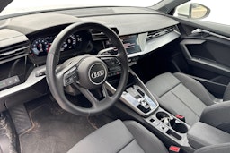 valkoinen Audi A3 2024 kuva 3.
