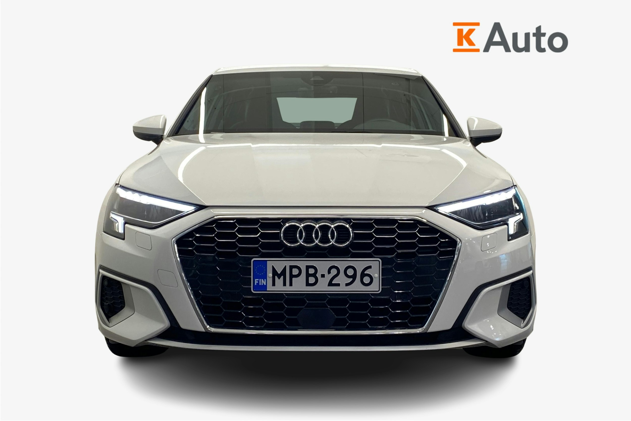 valkoinen Audi A3 2024 kuva 5.