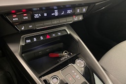 valkoinen Audi A3 2024 kuva 28.