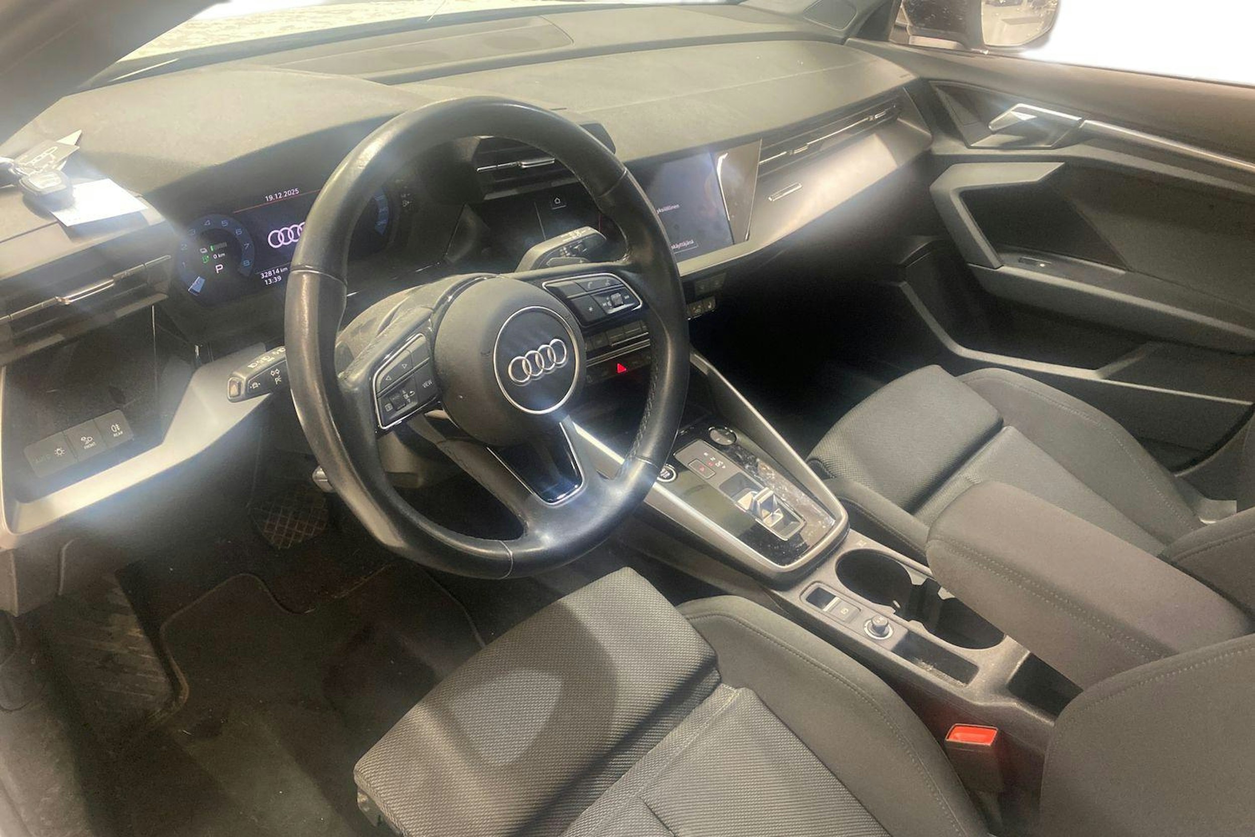 Valkoinen Audi A3 2024 kuva 3.