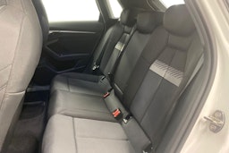 Valkoinen Audi A3 2024 kuva 8.