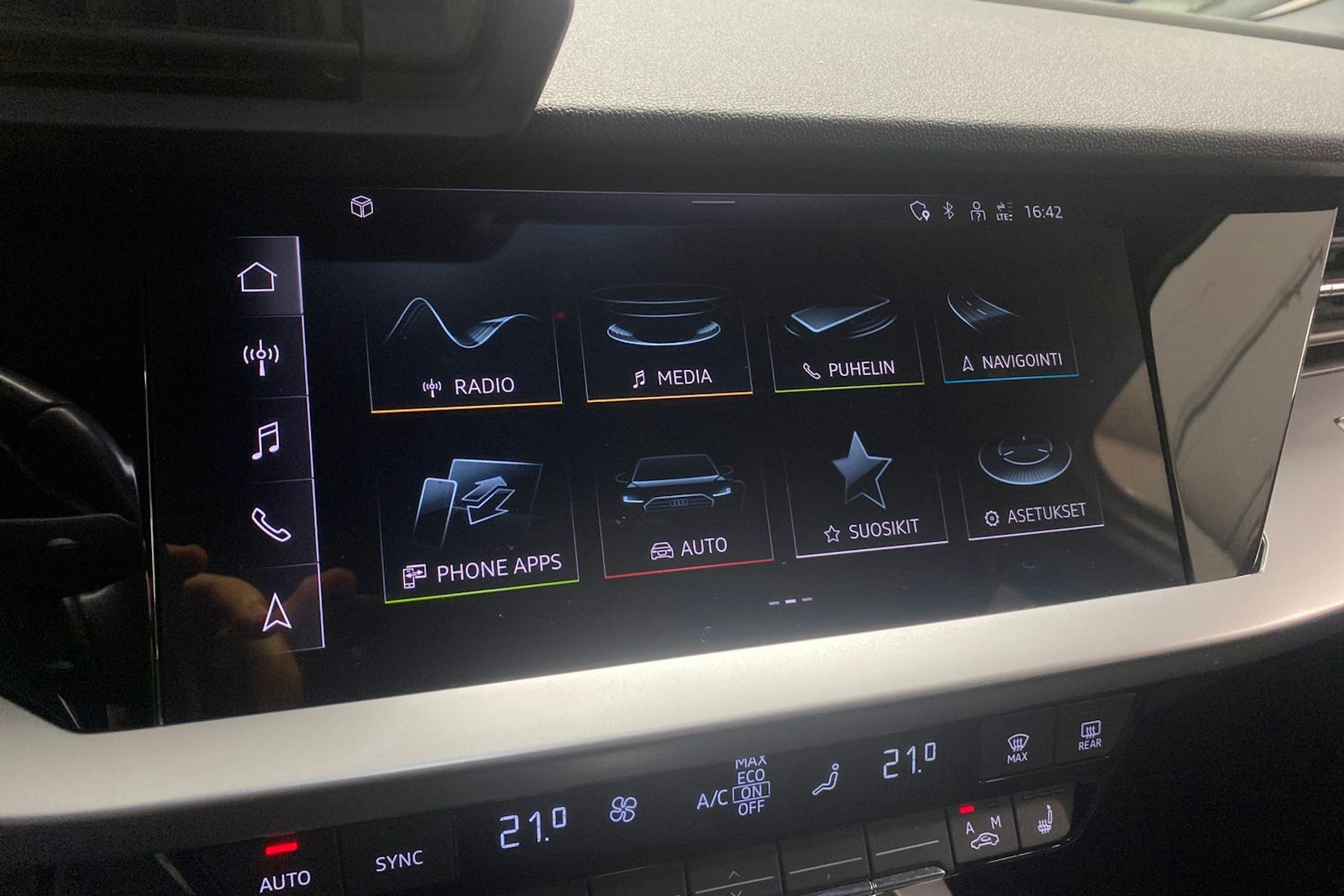 Valkoinen Audi A3 2024 kuva 14.