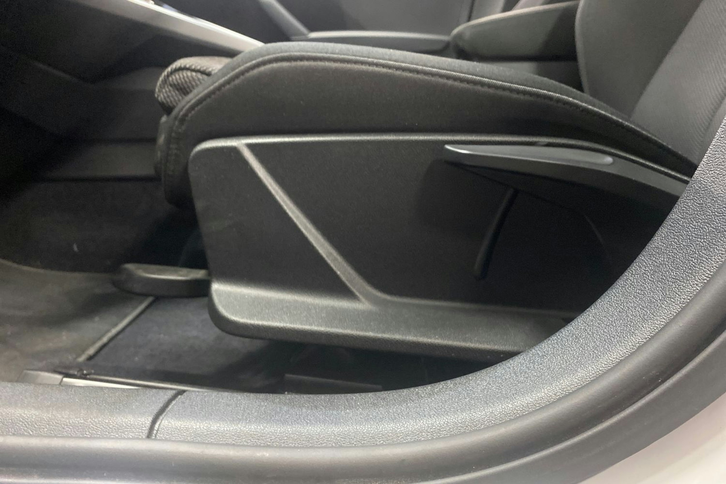 Valkoinen Audi A3 2024 kuva 21.