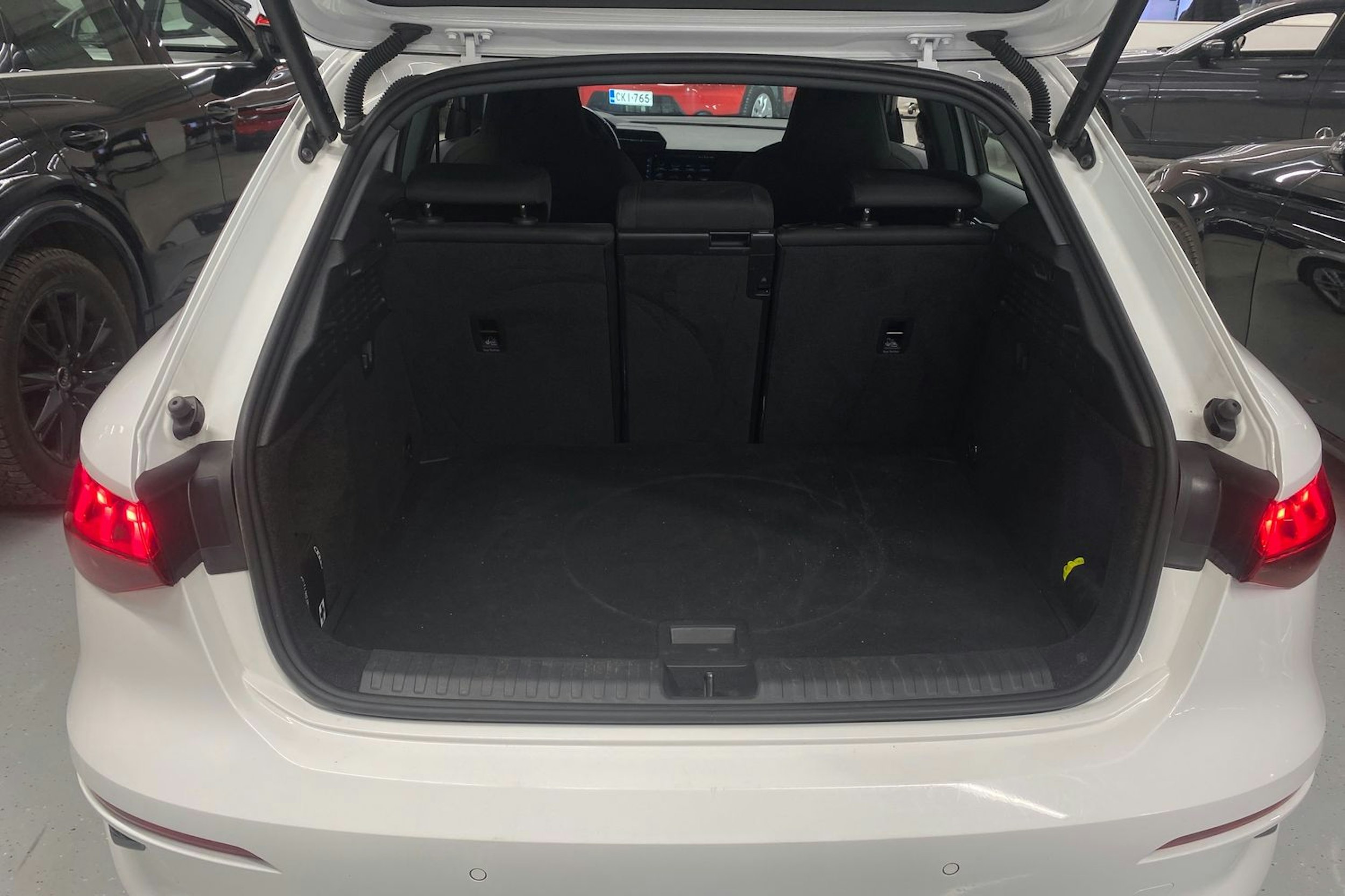 Valkoinen Audi A3 2024 kuva 24.