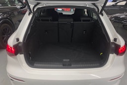 Valkoinen Audi A3 2024 kuva 24.