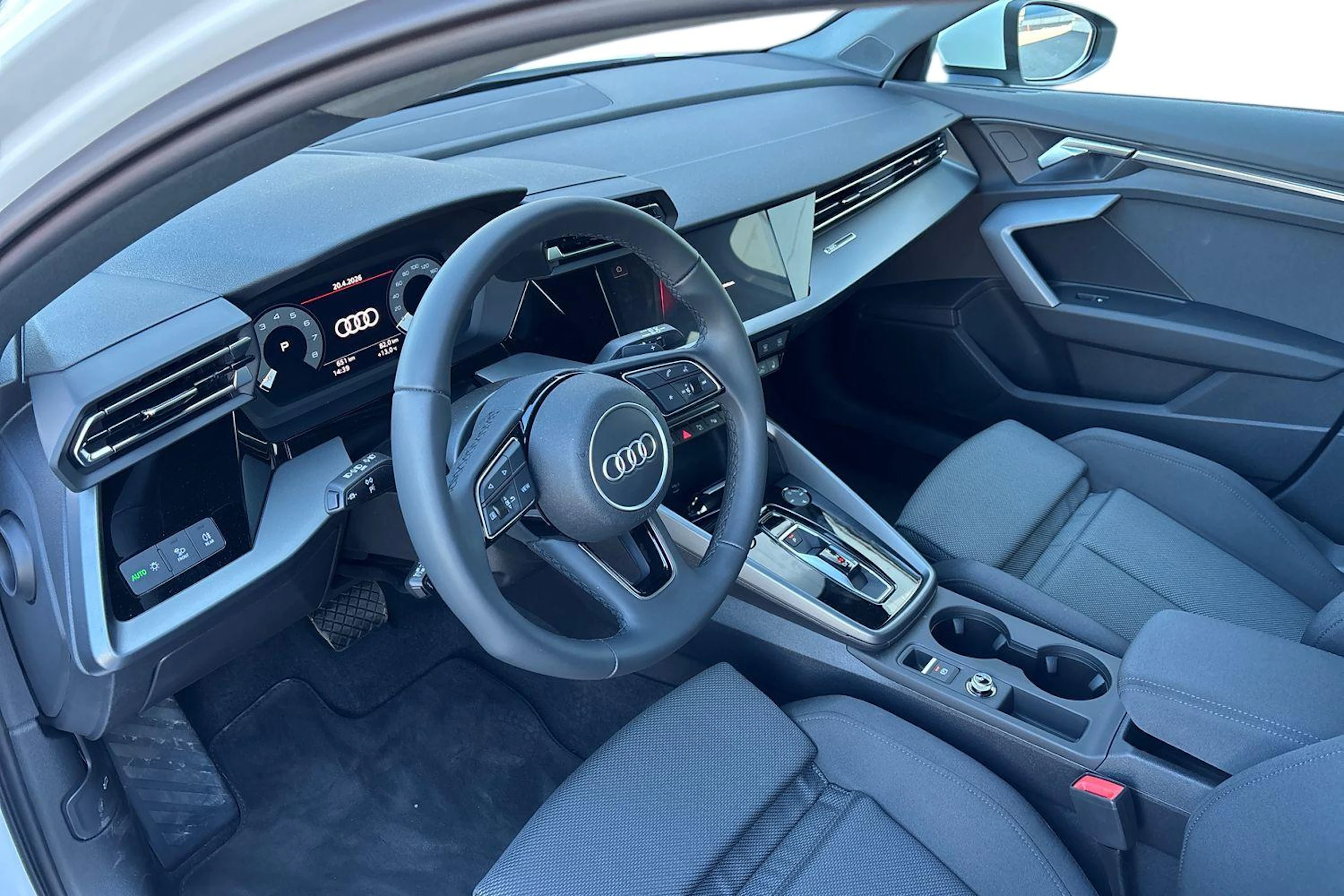 valkoinen Audi A3 2025 kuva 3.