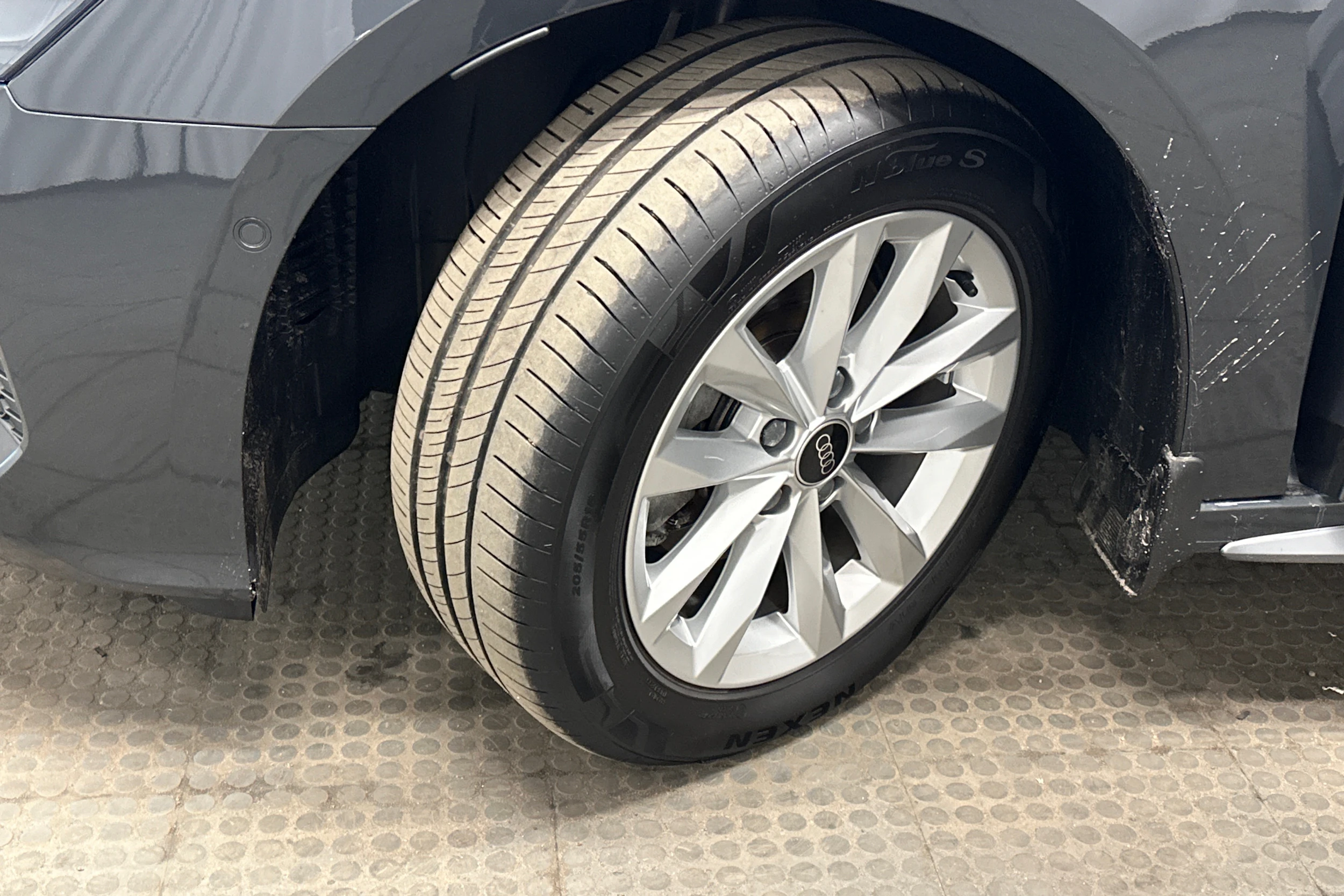 harmaa Audi A3 2025 kuva 10.