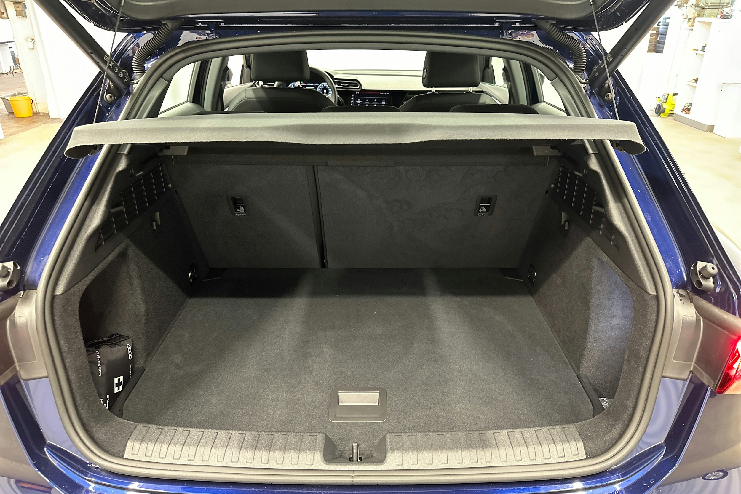 sininen Audi A3 2025 kuva 26.