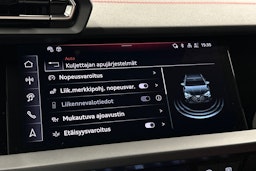 punainen Audi A3 2025 kuva 23.