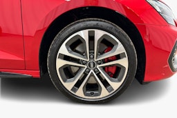 punainen Audi A3 2025 kuva 11.